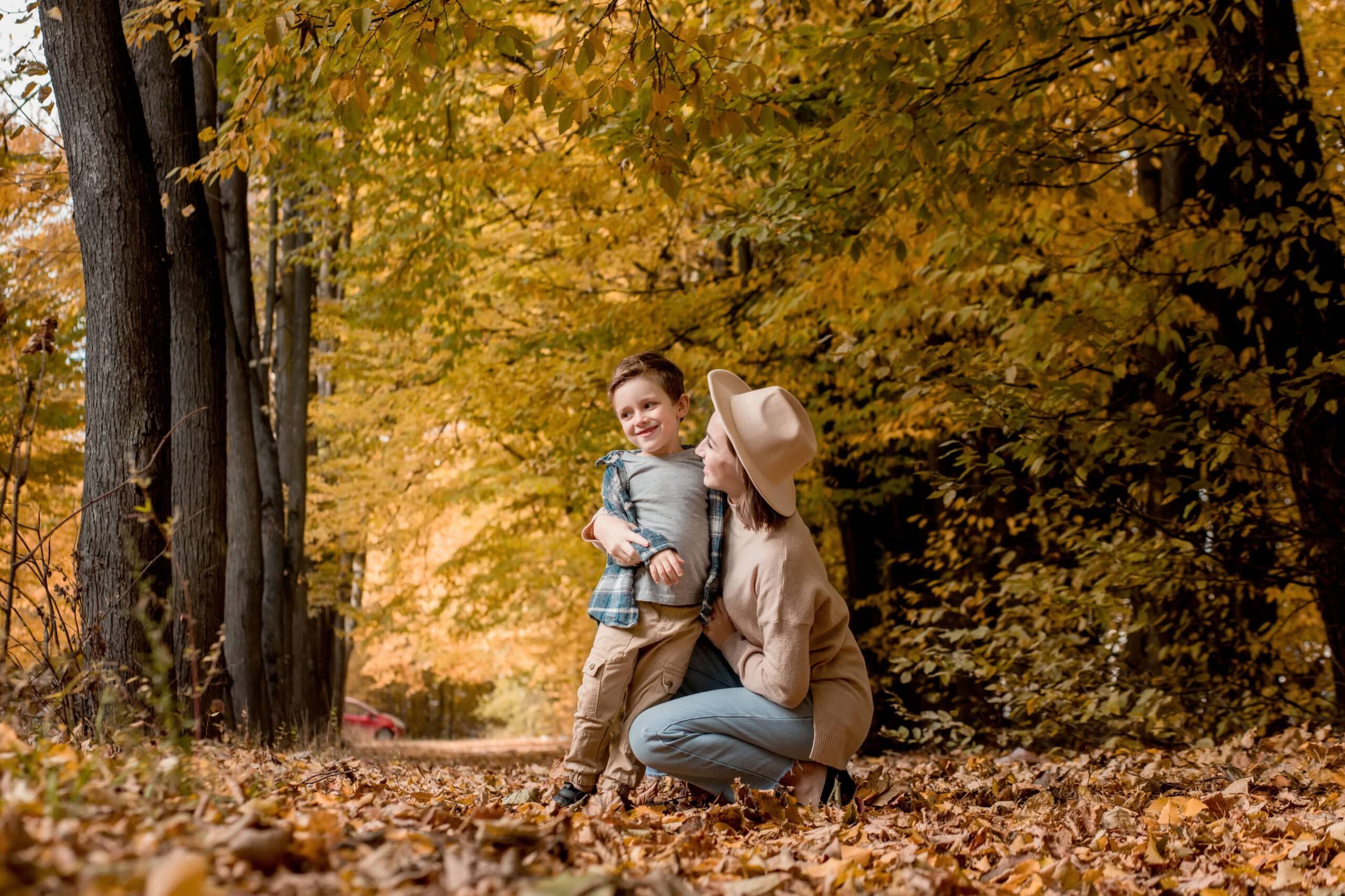 How to Take Beautiful Photos of Your Family This Fall
